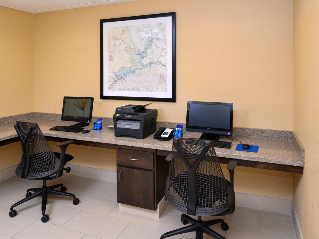 佩吉智选假日酒店-鲍威尔湖区主图