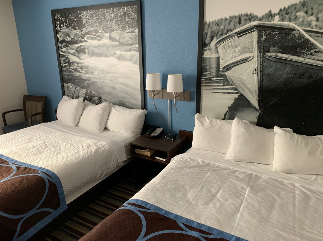 Super 8 by Wyndham Fort Frances主图