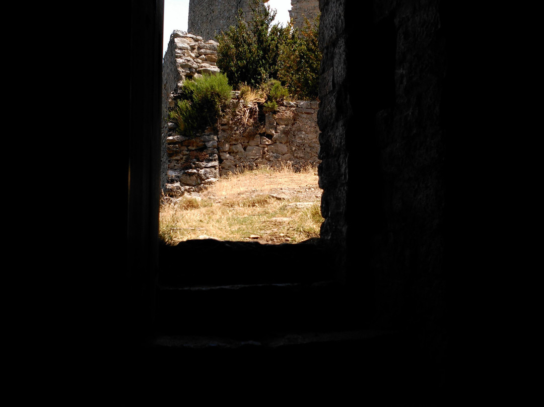 Ermita de San Emeterio y San Celedonio-Samitier必去景点