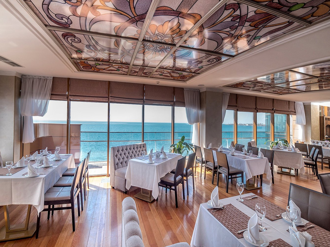 Oblaka Restaurant