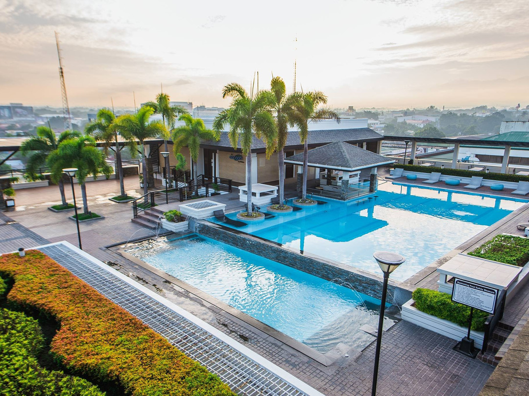 L Fisher Chalet主图