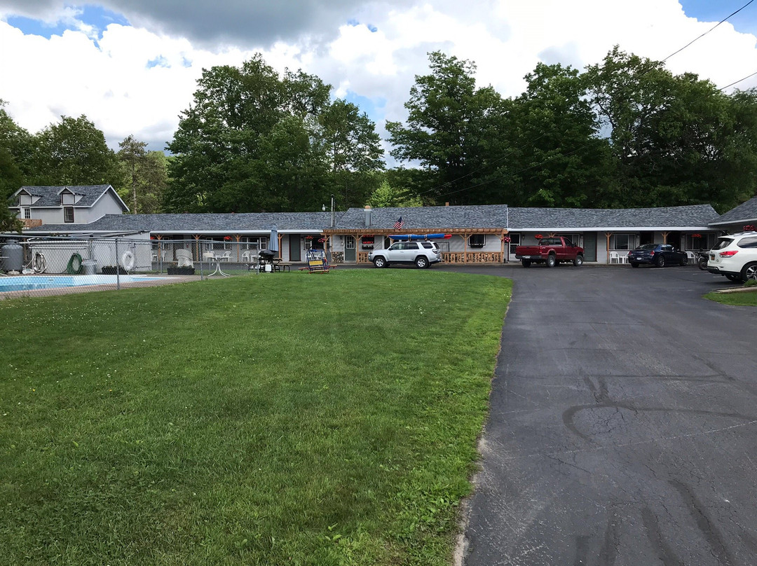 Christy's Motel主图