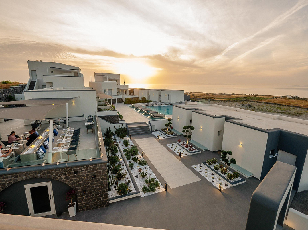 Avra Santorini