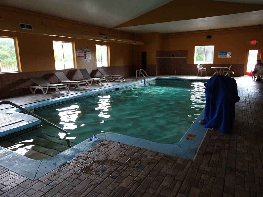 Days Inn & Suites by Wyndham Cedar Rapids主图