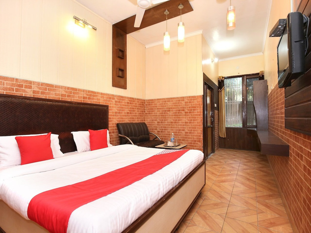 OYO 30737 Hotel Holy City Paradise Inn主图