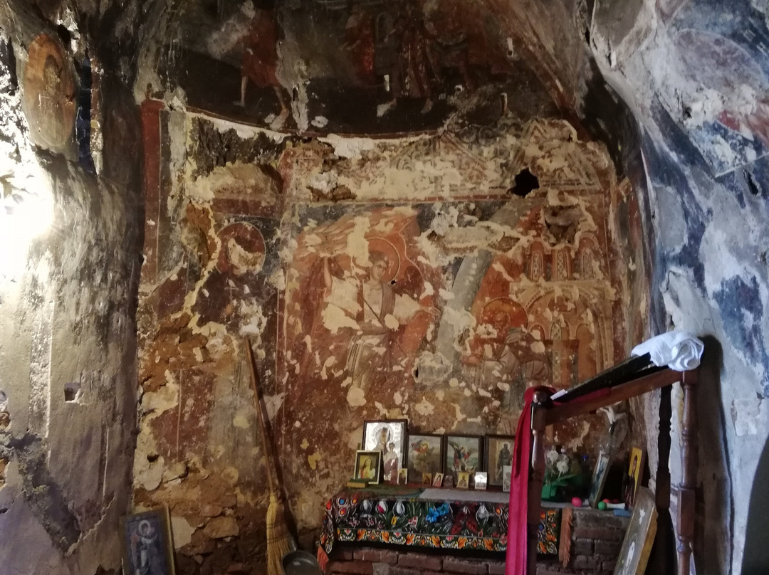 Saint Archangel Michael Cave Church景点图片