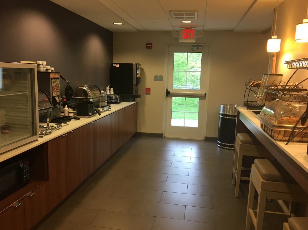 Microtel Inn & Suites by Wyndham Philadelphia Airport Ridley主图