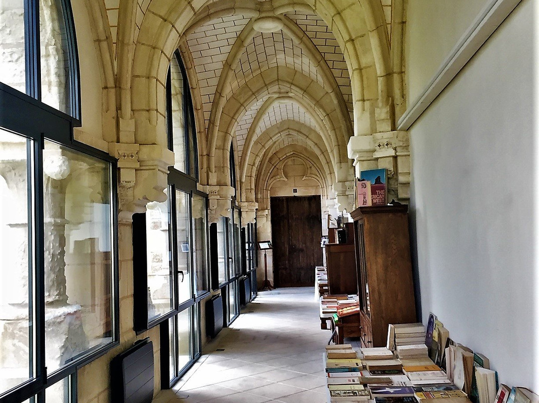 Basilique de Marçay - Patrimoine du Livre景点图片