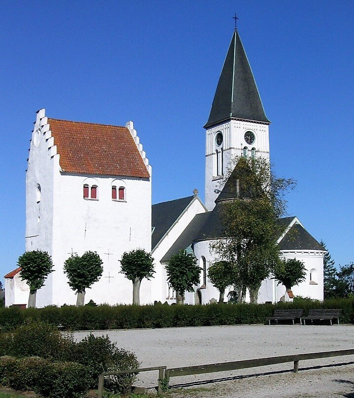 Valleberga Kyrka-Loderup必去景点
