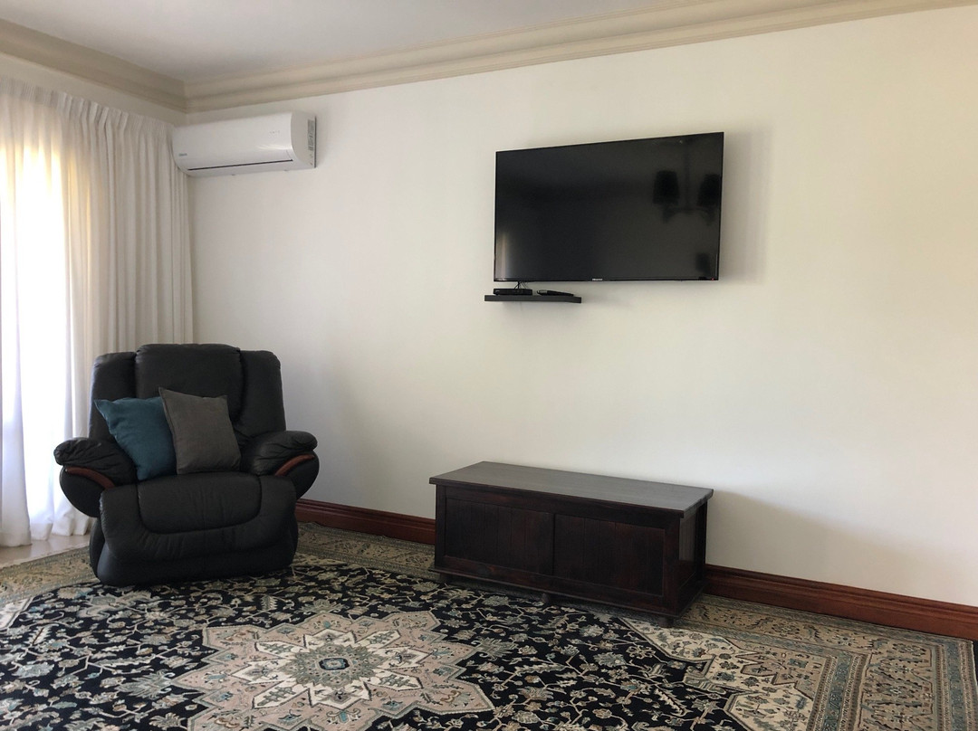 Sunset Manor Guesthouse主图