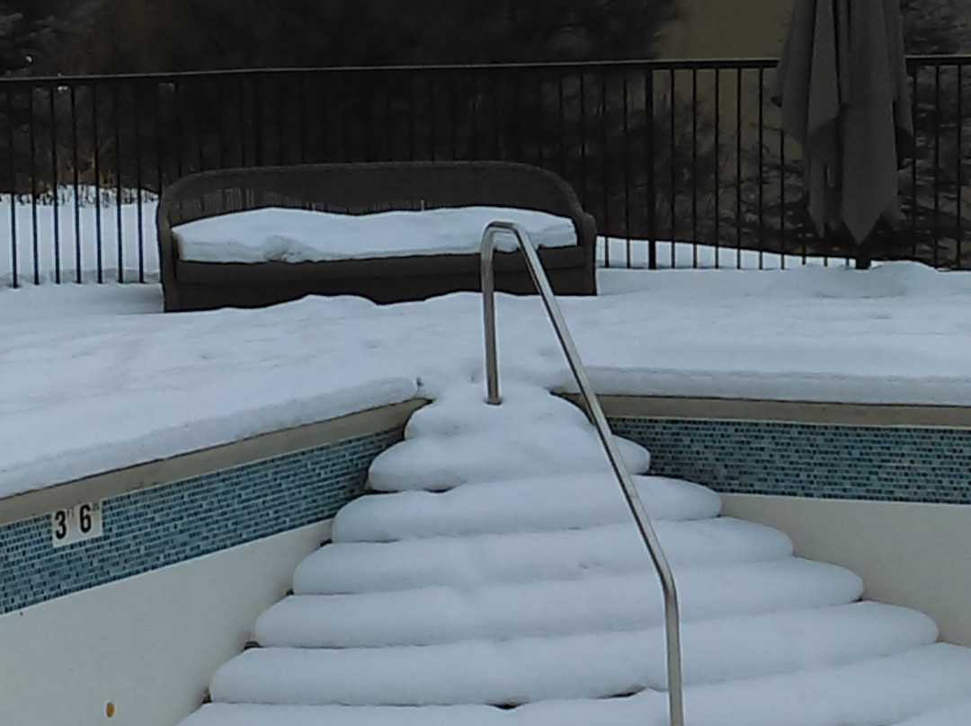 The Castle At Swan Lake主图