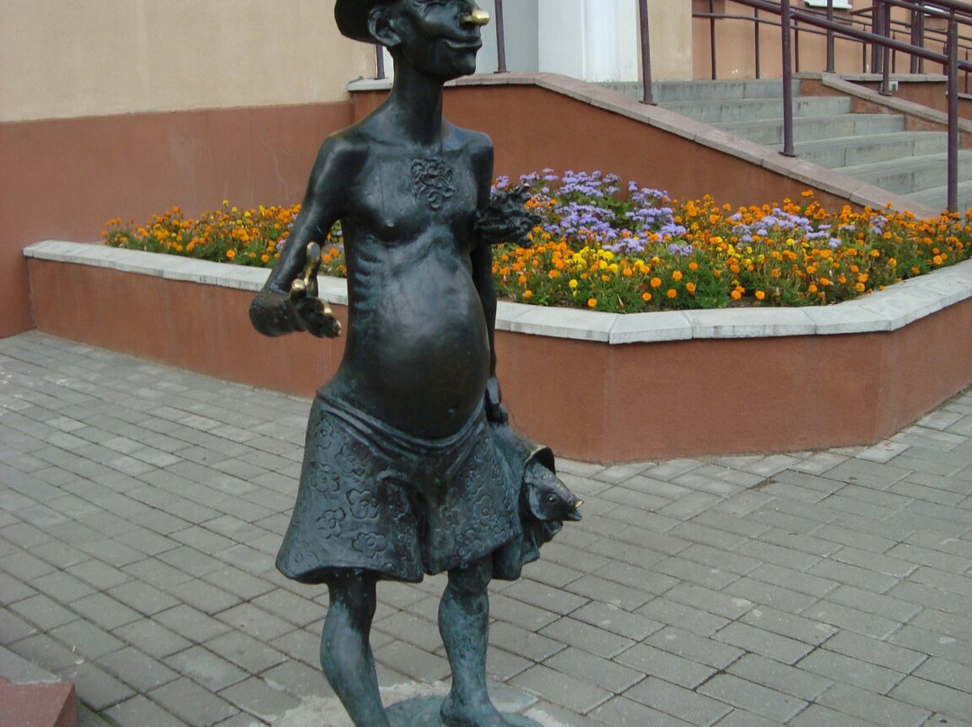 Sculpture of Bathers Vasya-Lida必去景点