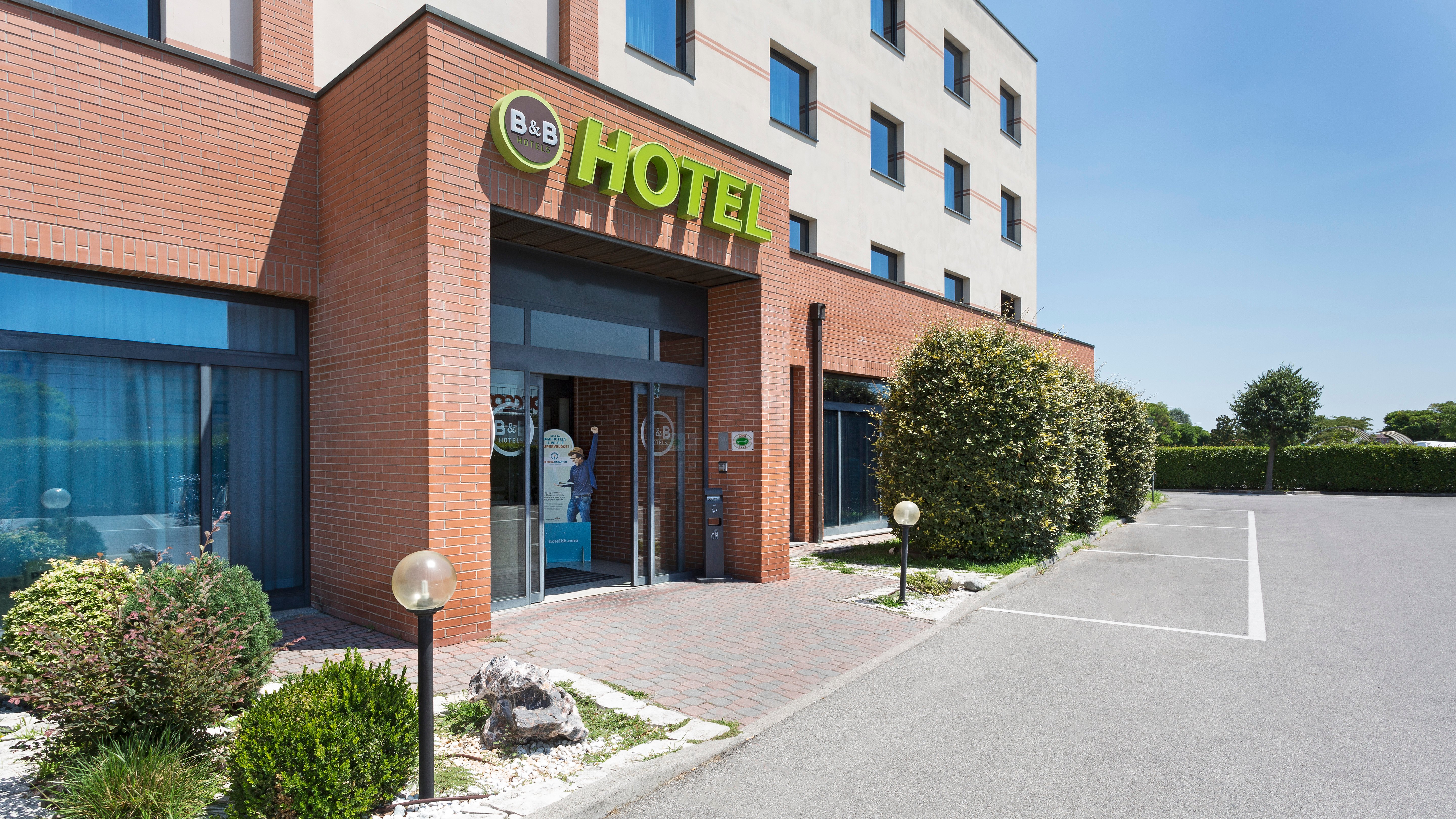 B&B Hotel Ferrara-官方
