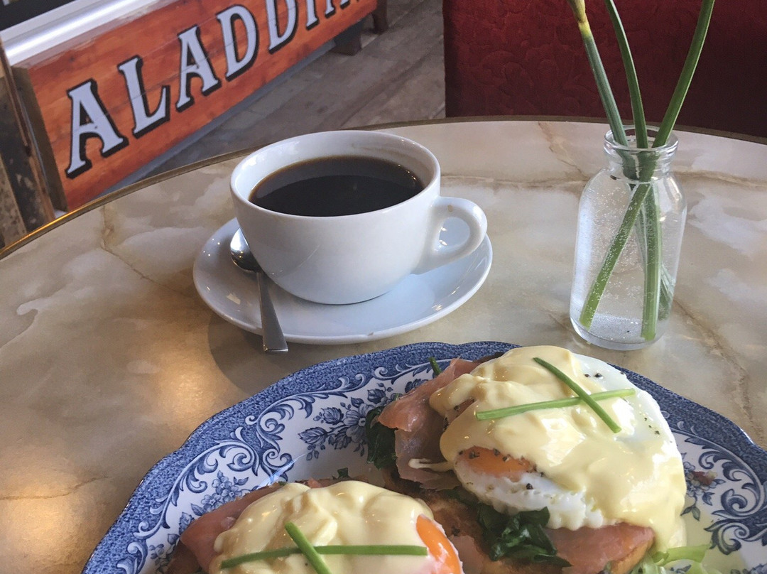 Aladdins Furniture-伦敦必去景点