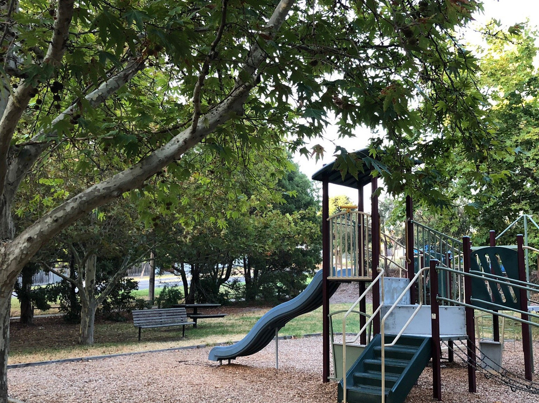 Drummond Street Playground景点图片