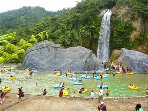 Bidadari Waterfall景点图片