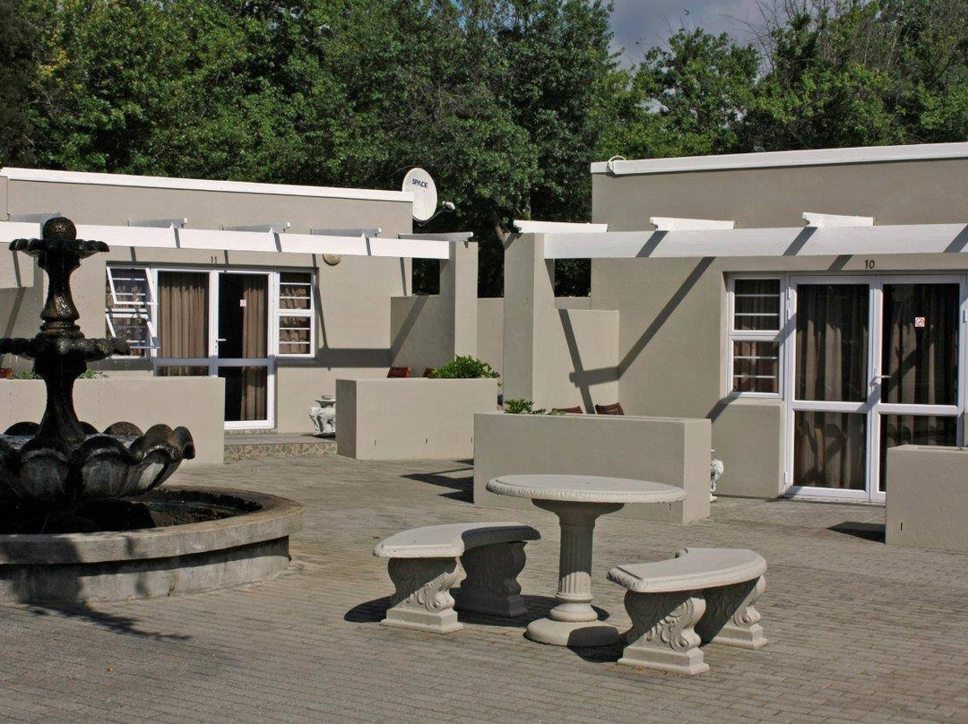 Village Guest House & Restaurant主图