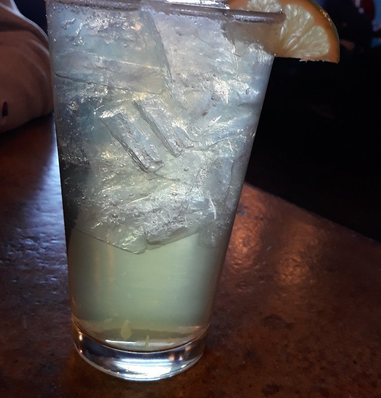 The Hangar Bar and Grill景点图片
