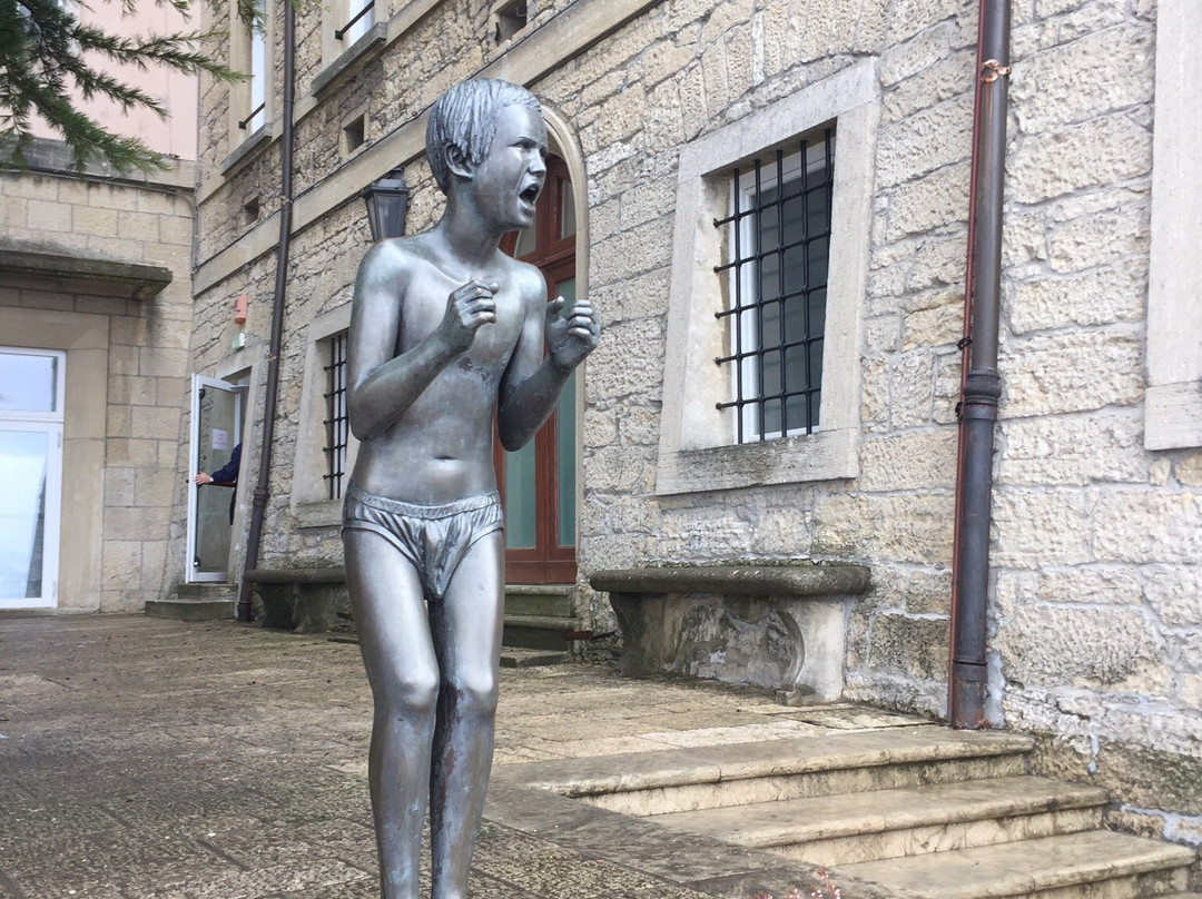 Children of Beslan Statue-圣马力诺城必去景点