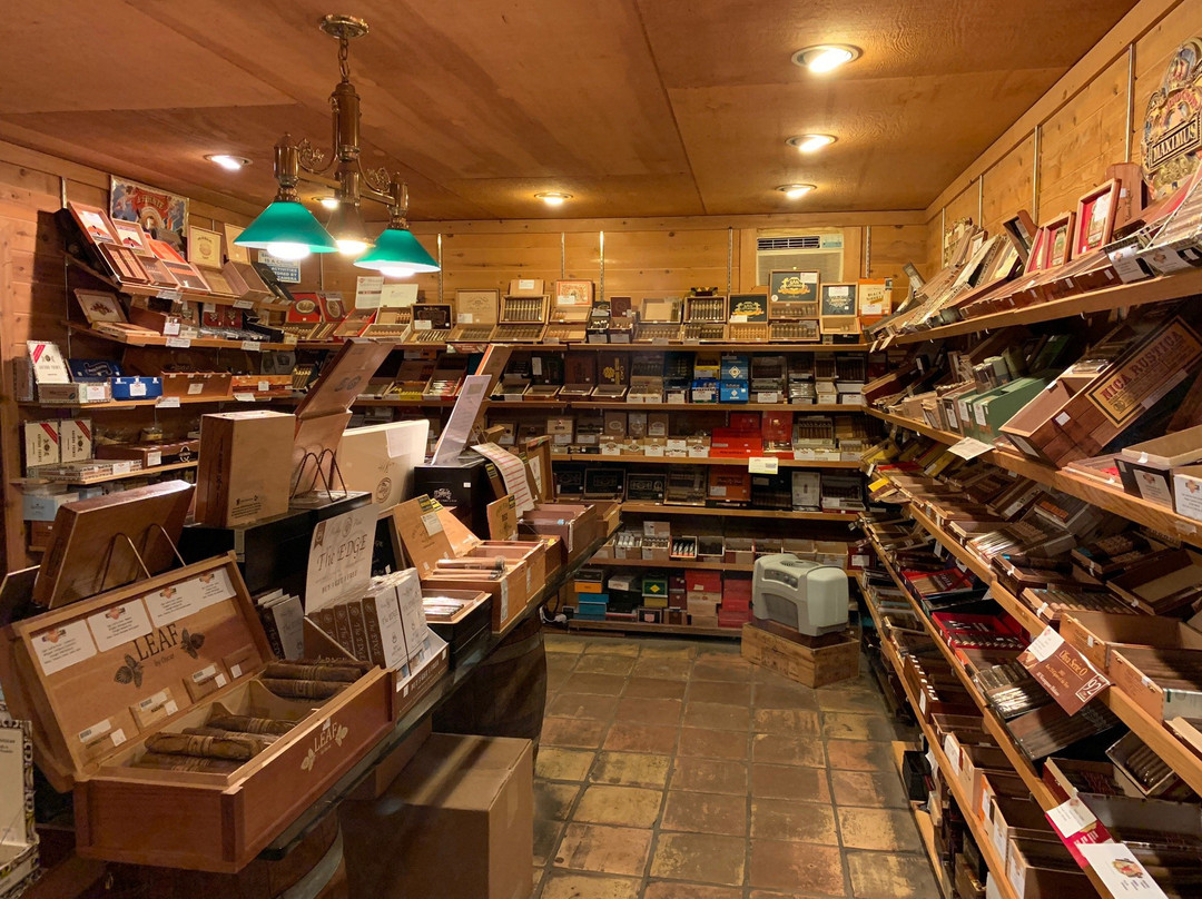Boyd's Tobacco & Elegant Gifts景点图片