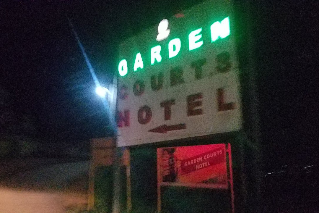 Garden Courts Hotel主图