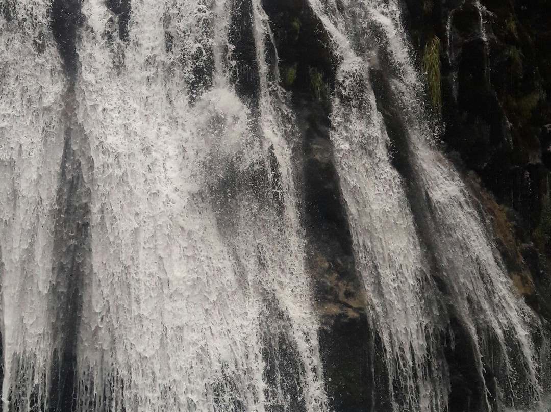 Cascada Nivinco景点图片