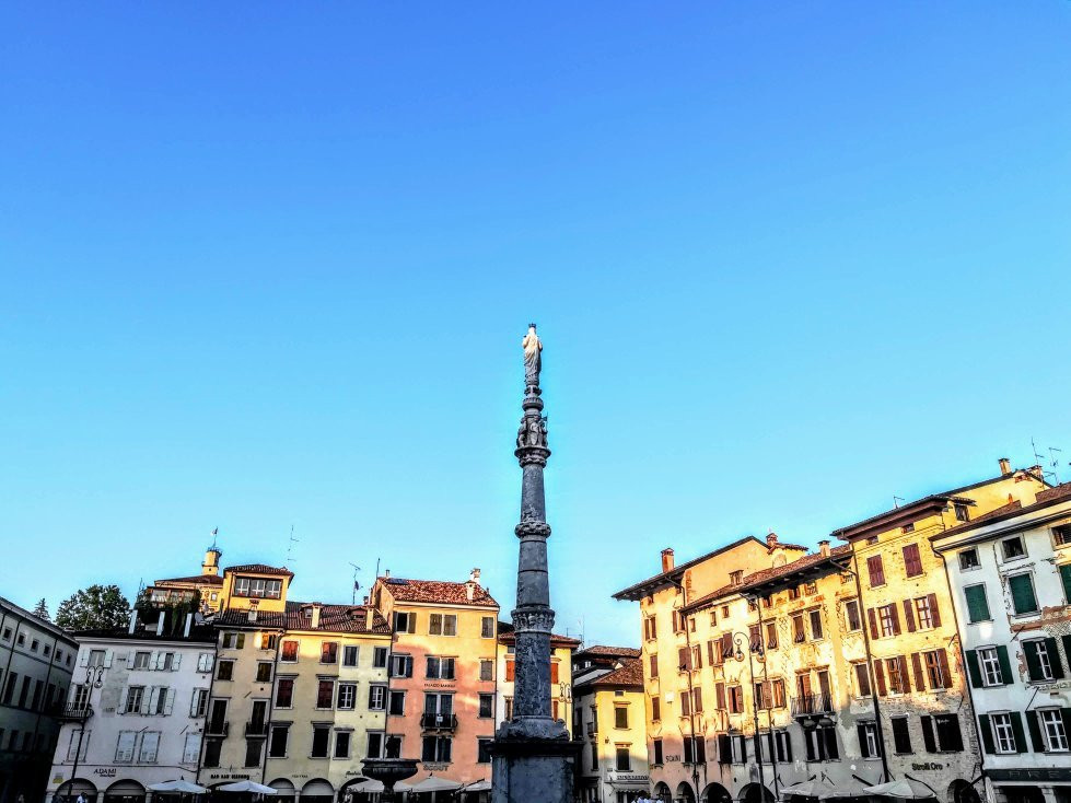 La Colonna con la Statua della Madonna con Bambino景点图片