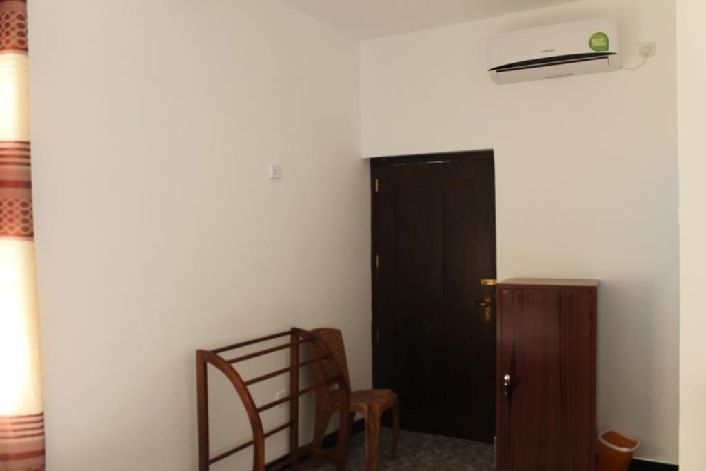 Anusha Holiday Inn主图