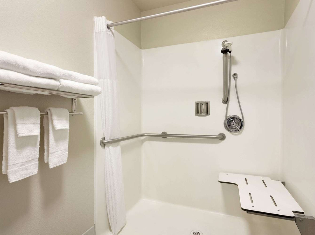 邓斯缪尔Travelodge by Wyndham酒店主图