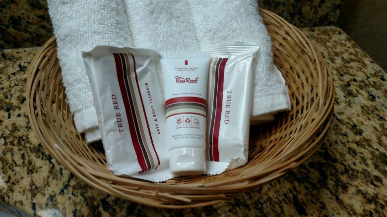 Red Roof Inn & Suites Columbus West Broad-浴室