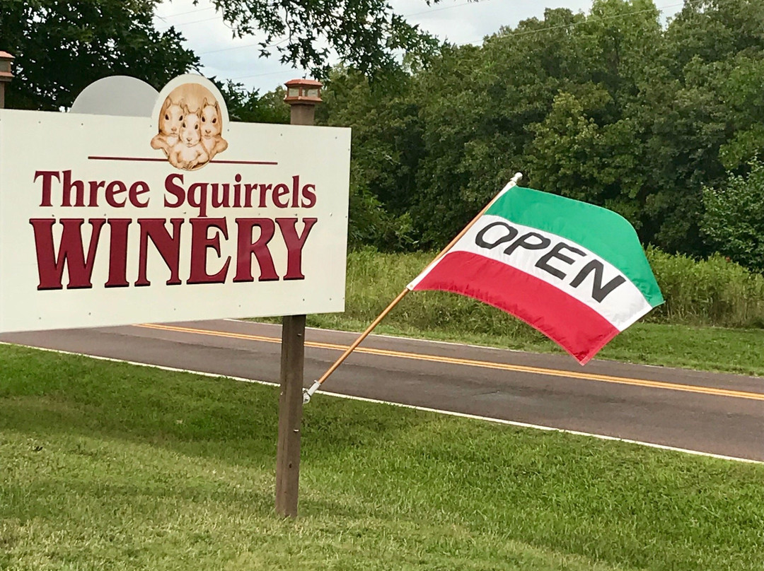 Three Squirrels Winery景点图片