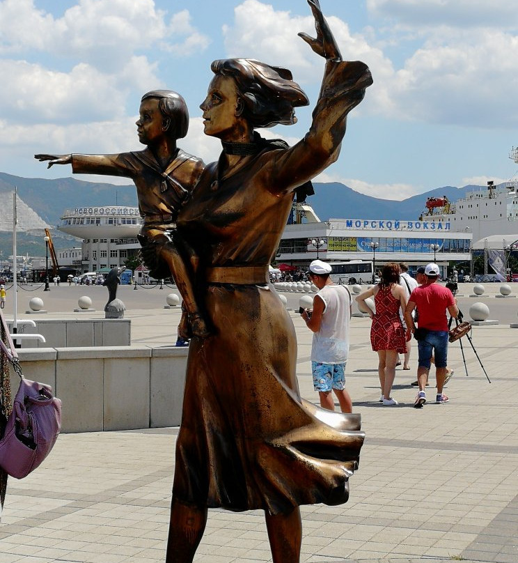Monument to the Wifes of Sailors景点图片