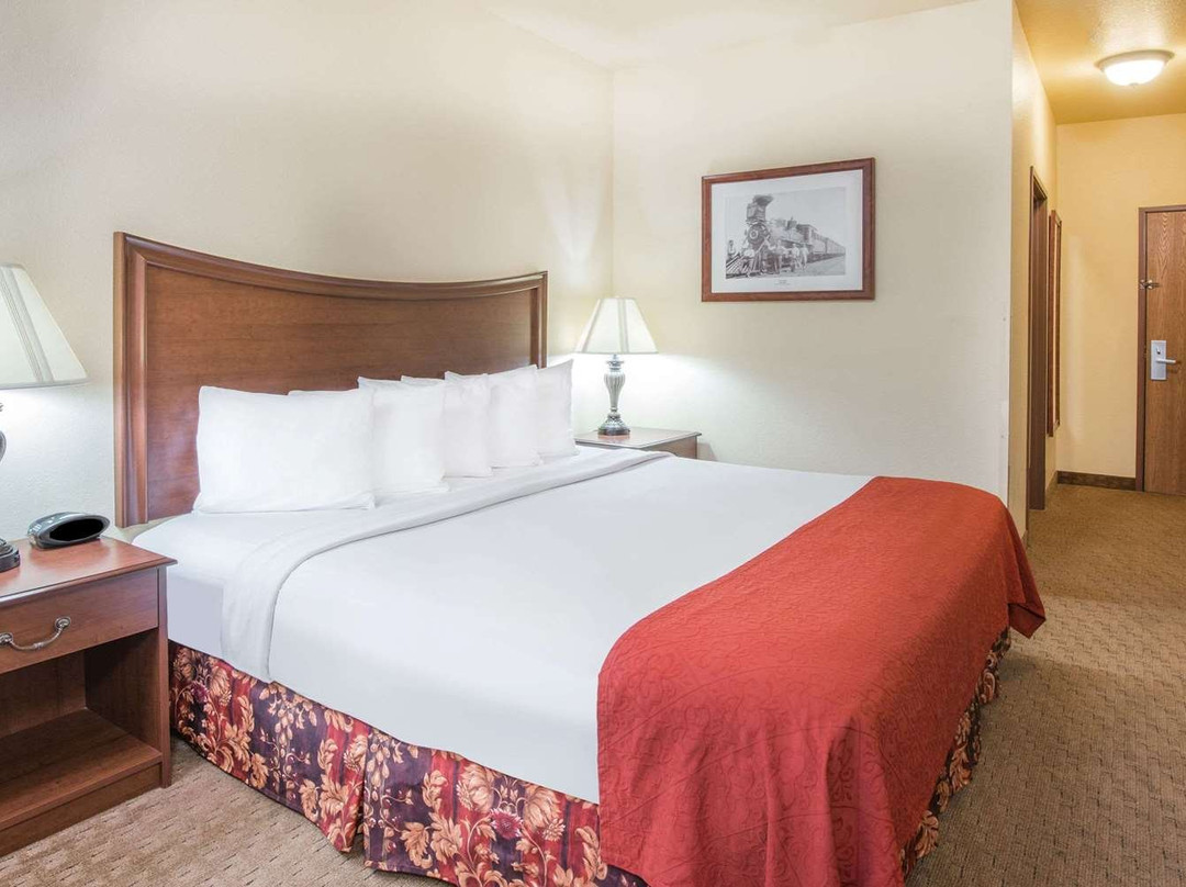 Days Inn by Wyndham Ellis主图