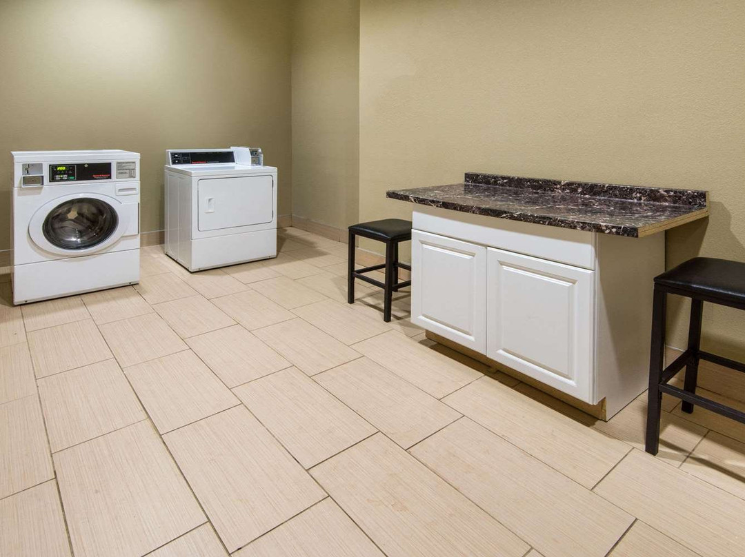 Microtel Inn & Suites by Wyndham North Canton主图