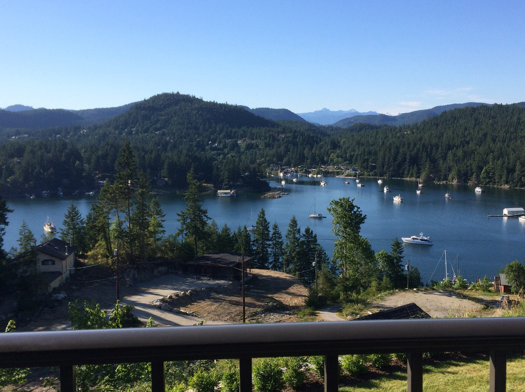 Pender Harbour Hotel主图