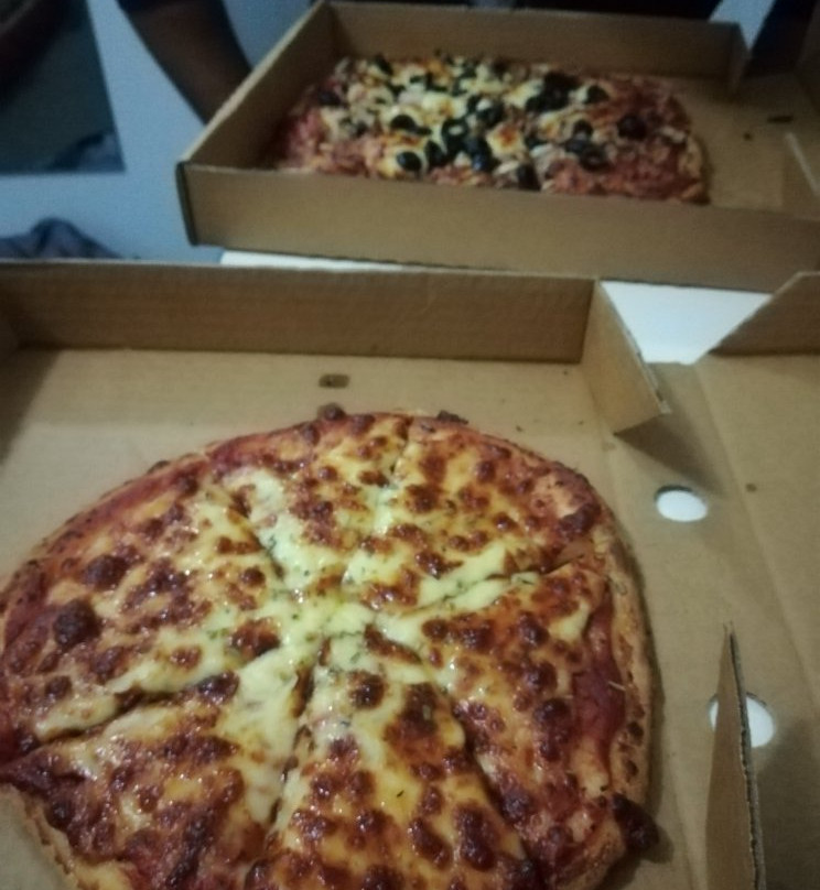 Hotline Pizza, Pasta & Ribs