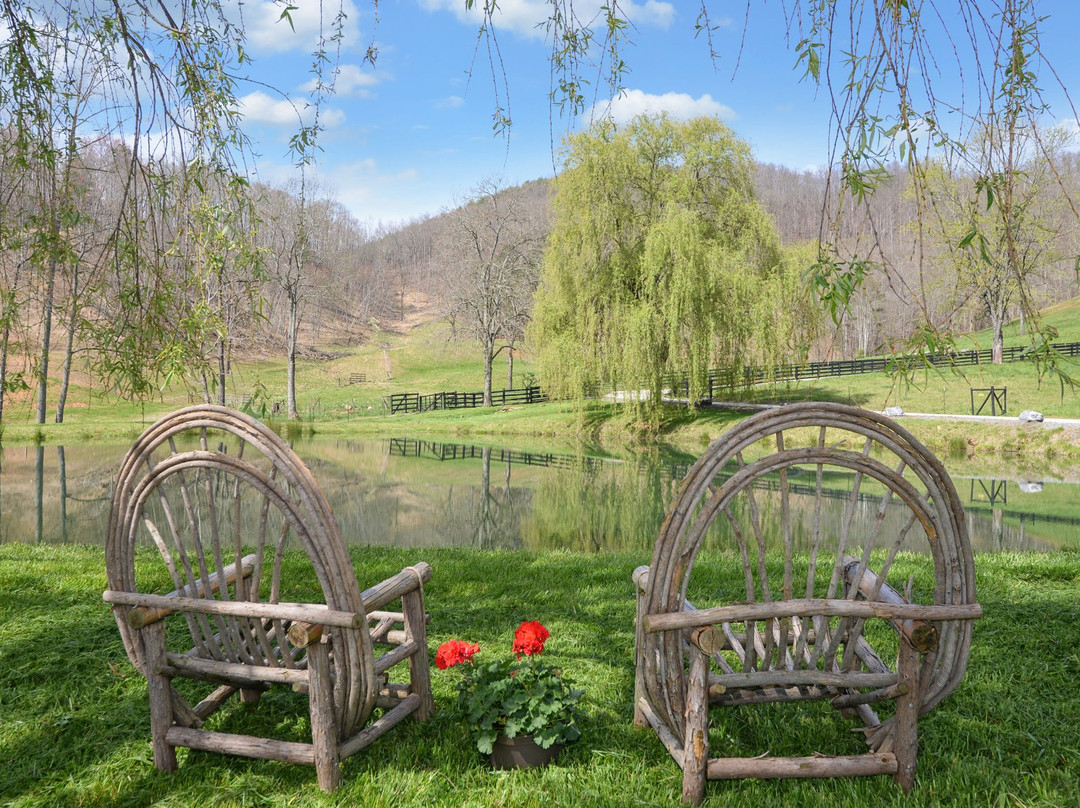 Walnut Hollow Ranch-Hayesville必去景点