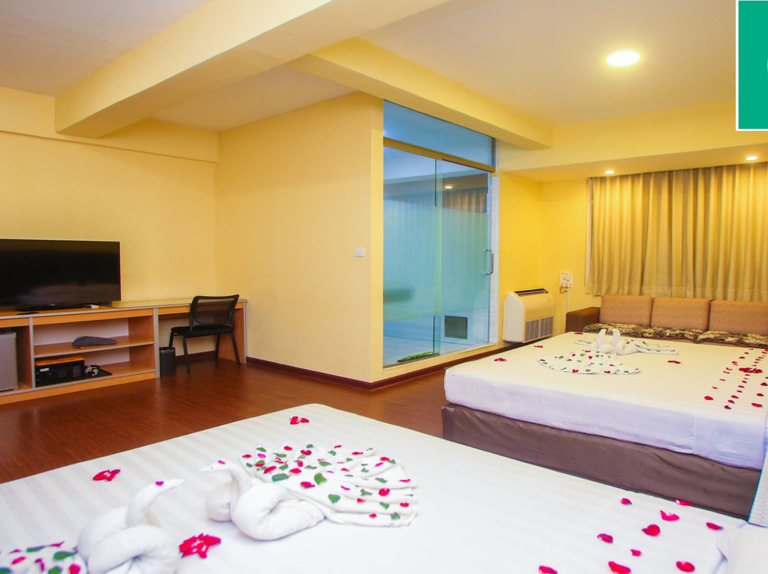 Grace Treasure Hotel主图