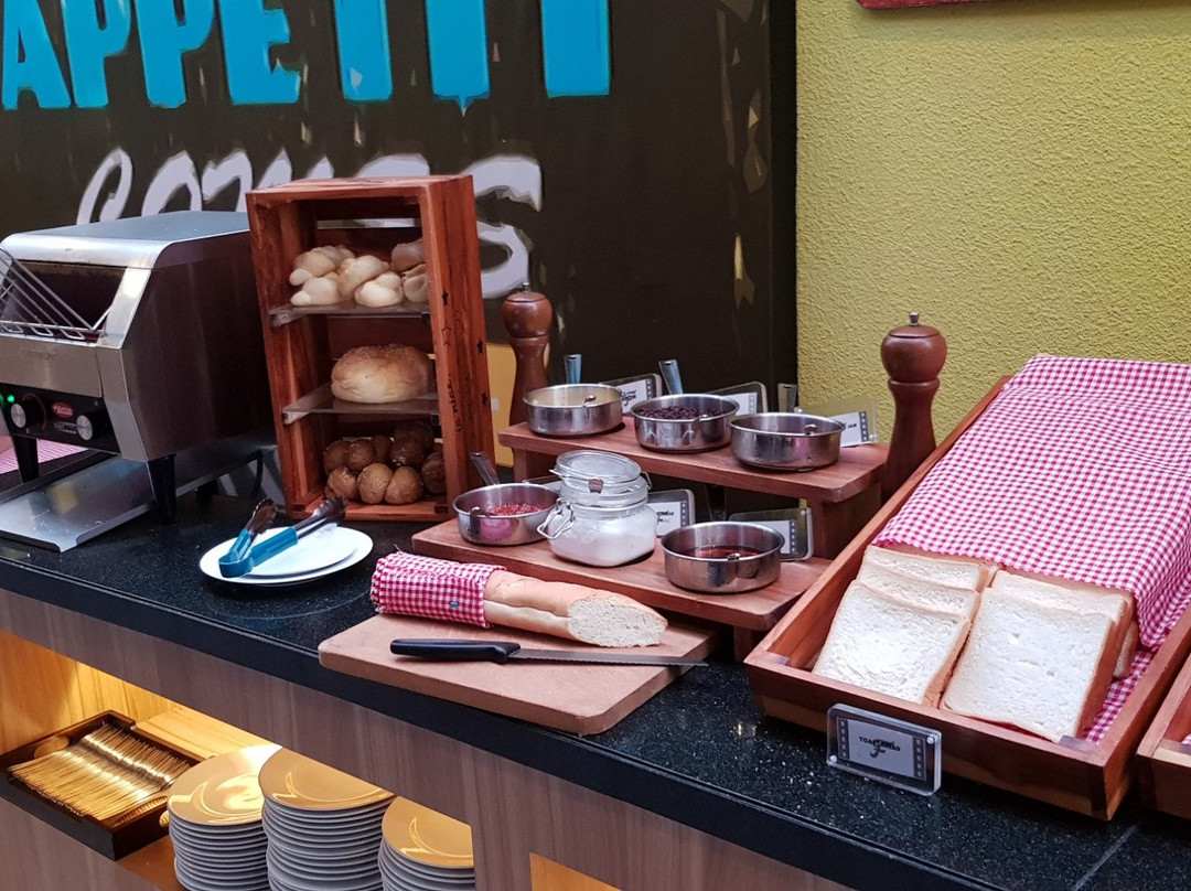 Fame Hotel Sunset Road, Kuta - Bali主图