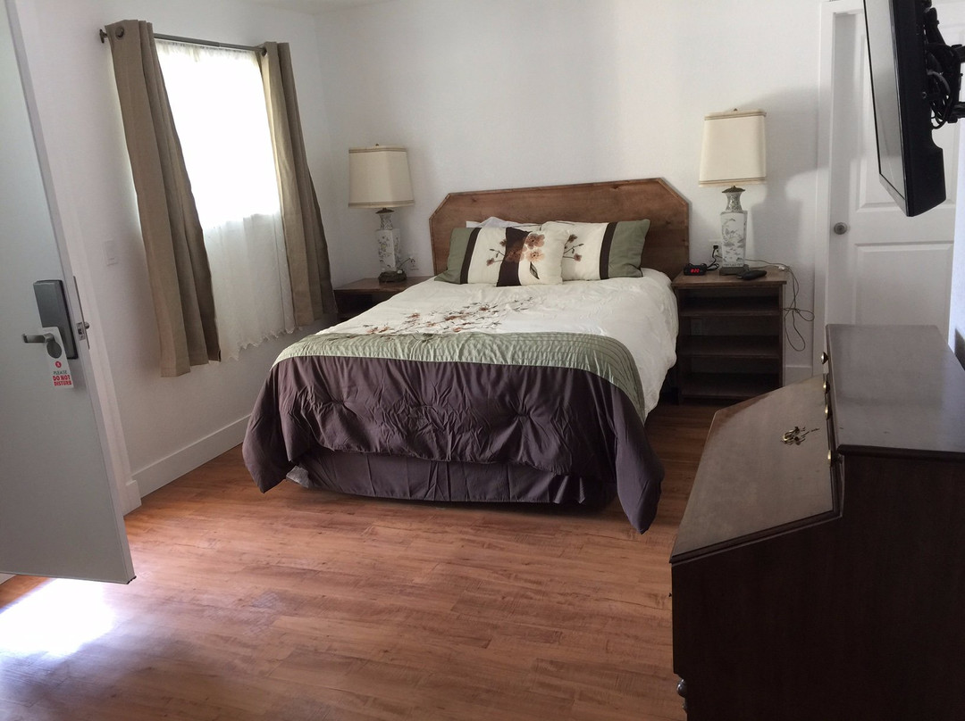 Castle Pines Motel主图