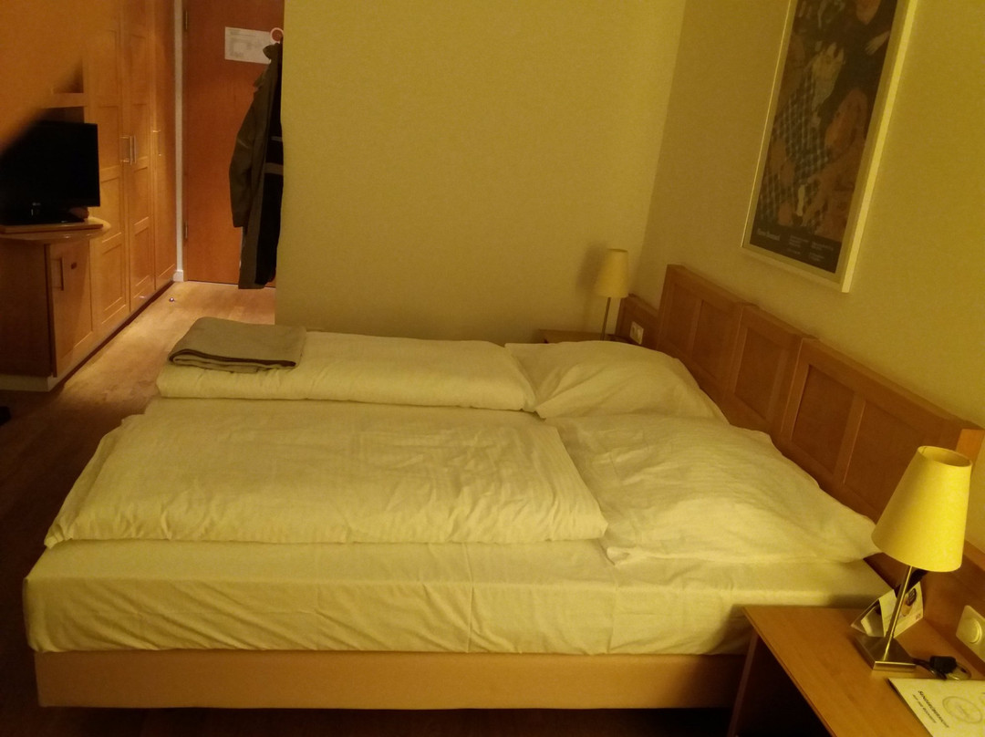 灵登霍夫餐厅&高尔夫酒店主图