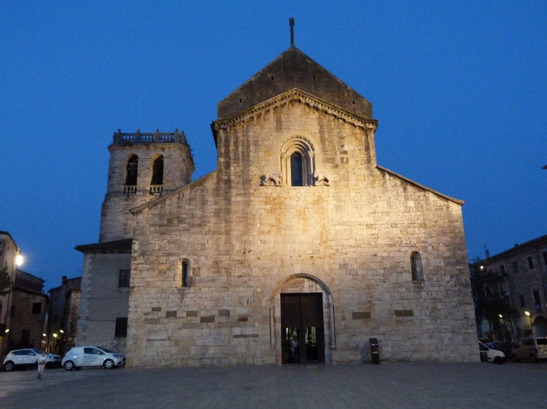 Monestir de Sant Pere de Besalú景点图片