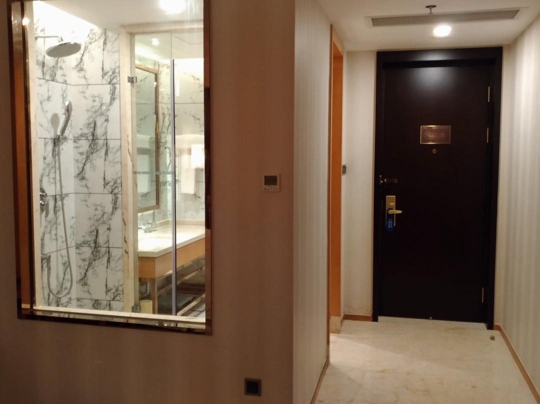 猛狮凯莱酒店主图