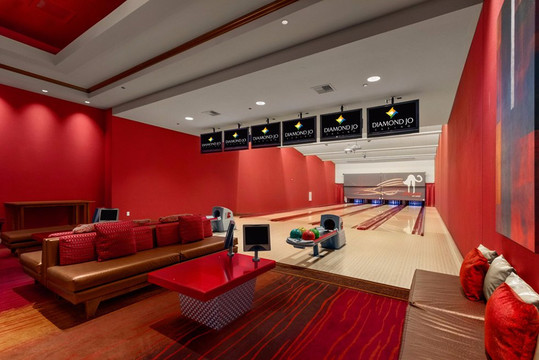 Cherry Lanes Bowling-迪比克必去景点