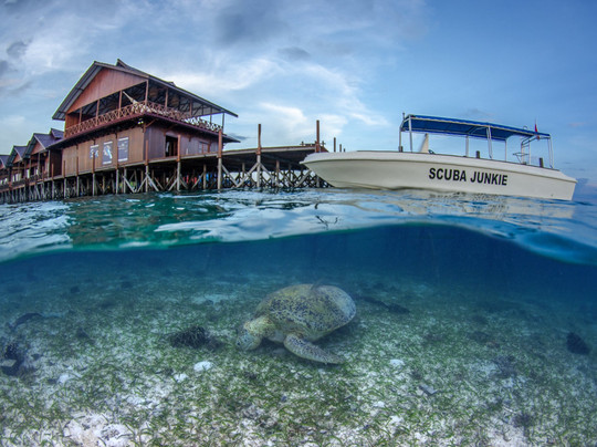 Scuba Junkie Sangalaki主图