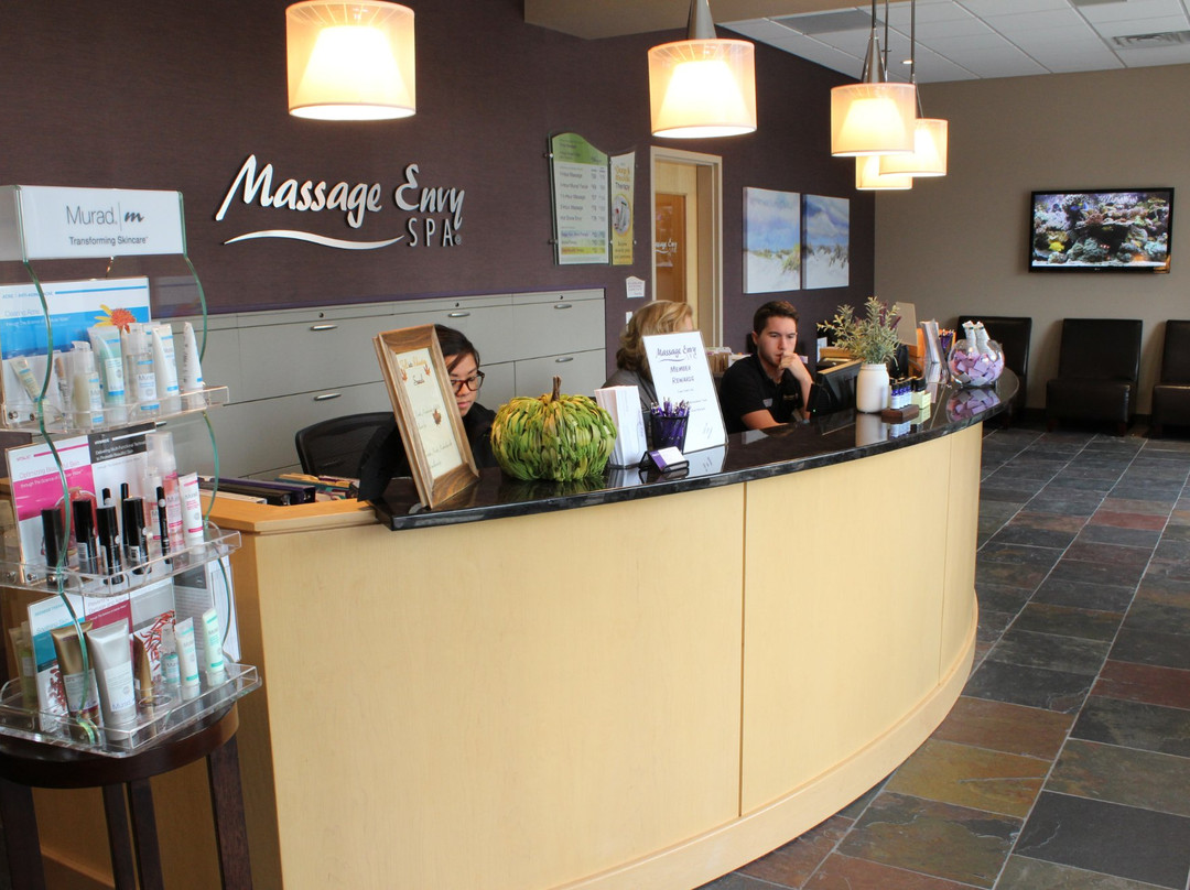 Massage Envy Spa Northbrook - Willow Festival-诺斯布鲁克必去景点