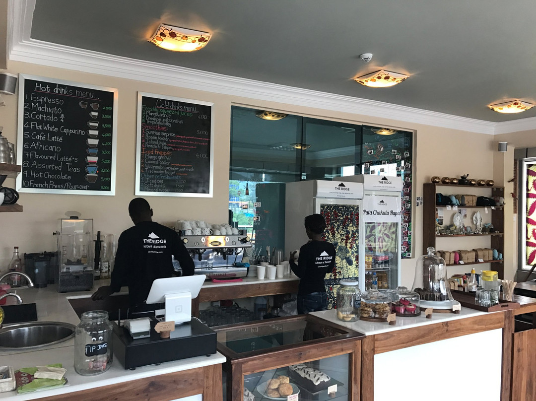 姆贝亚餐馆和美食-The Ridge Cafe