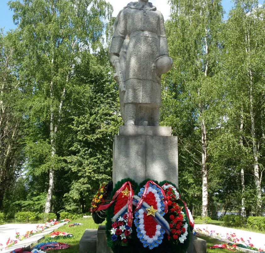 Monument of Mourning Soldier景点图片