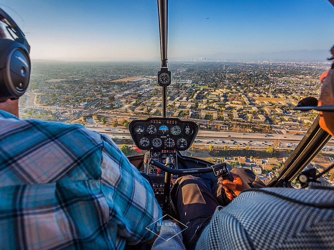 Celebrity Helicopters Day Tours-康普顿必去景点