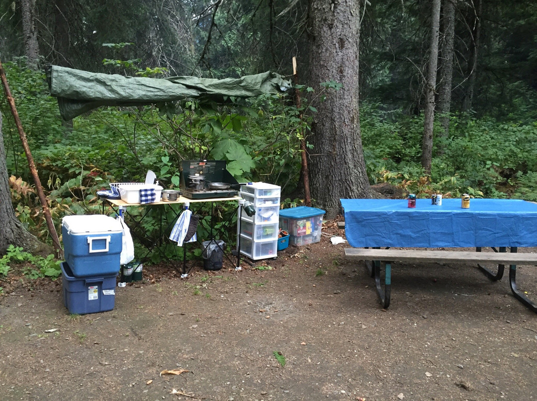 Canyon Hot Spring Resort-雷夫尔斯托克必去景点